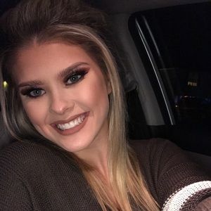 Meet your Posher, Kaitlyn